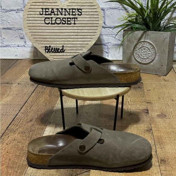 Birkenstock Birkis Boston
Suede Taupe clog ladies 7 mens 5 - Picture 6 of 13